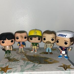 FUNKO POP FIGURES STRANGER THINGS!!